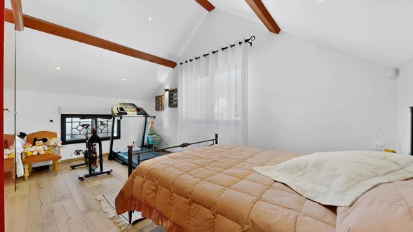 VERNAISON - Maison de 190 m² - 4 chambres - terrain plat et piscinable de 752 m² avec spa