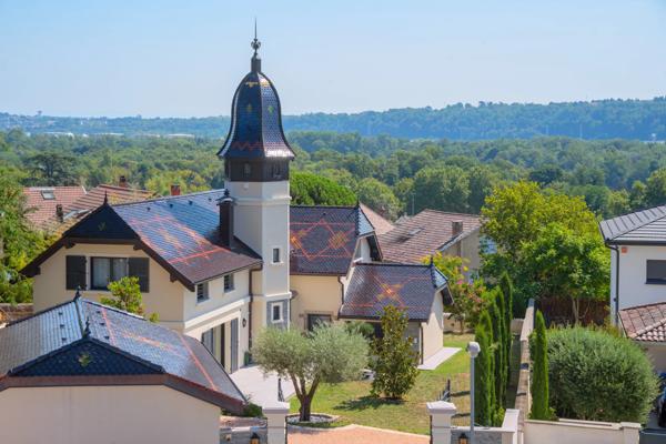 VERNAISON - Maison de 190 m² - 4 chambres - terrain plat et piscinable de 752 m² avec spa