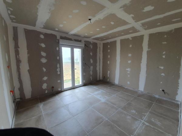 Maison neuve à terminer