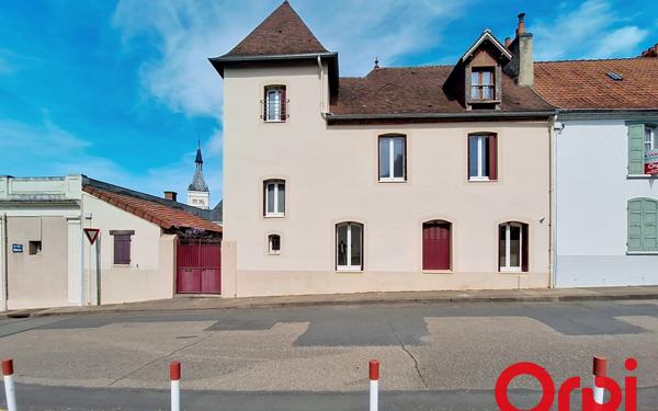 Maison à vendre    4 pièces • 146,92 m2 Néris-les-Bains