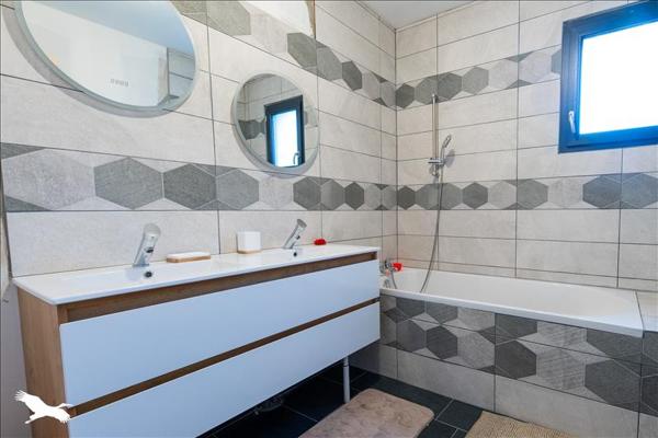 Maison à vendre |  Les Mathes |  5 pièces | 139 m²