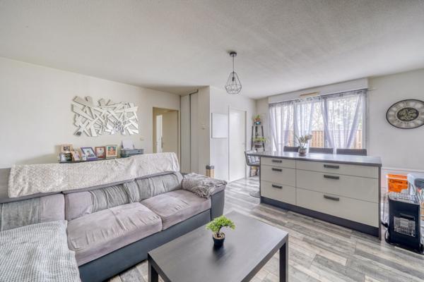 Saint-André-de-Cubzac (33240) Appartement 2 pièces de 47m2 avec balcon et parking