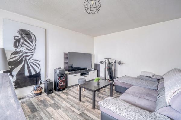 Saint-André-de-Cubzac (33240) Appartement 2 pièces de 47m2 avec balcon et parking