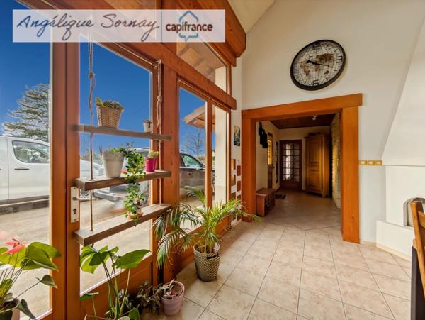 Maison familiale 210 m² avec extension récente, terrain clos et confort moderne – Un bien rare à visiter !