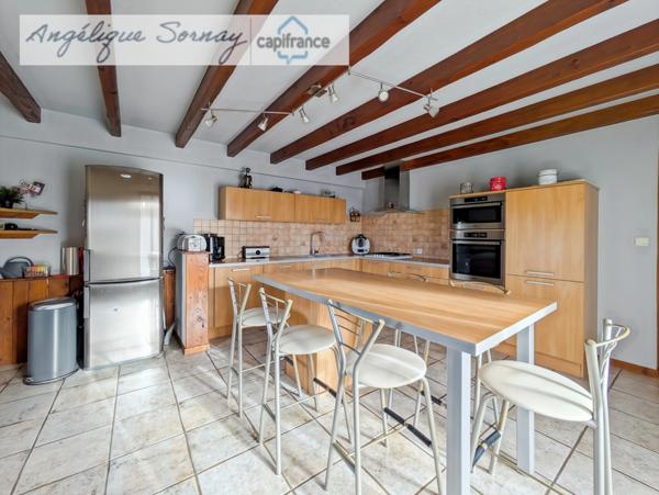 Maison familiale 210 m² avec extension récente, terrain clos et confort moderne – Un bien rare à visiter !