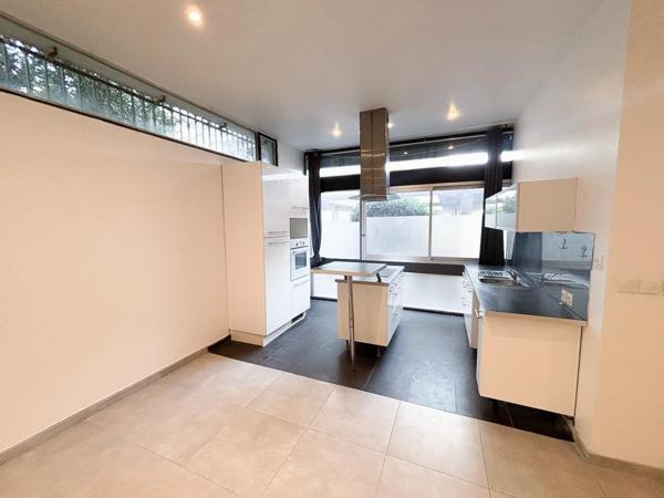 Grand T3  83 m² en RDC dans Résidence privée
