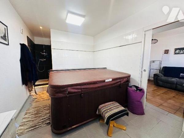 Maison à vendre à Perros-Guirec de 125 m² offre un cadre de vie agréable, au calme et à proximi...