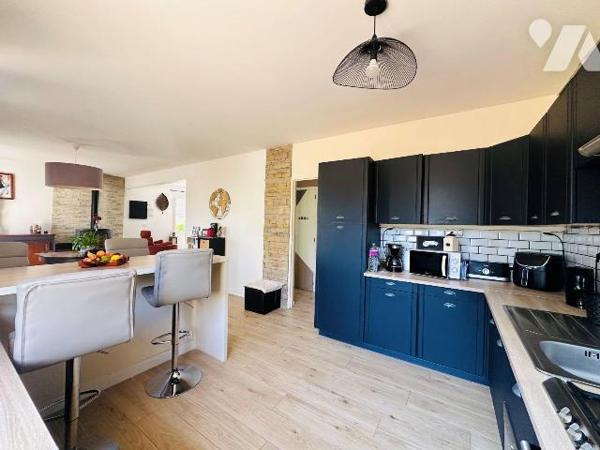 Maison à vendre à Perros-Guirec de 125 m² offre un cadre de vie agréable, au calme et à proximi...
