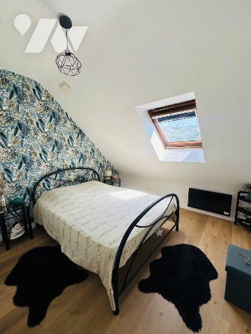 Maison à vendre à Perros-Guirec de 125 m² offre un cadre de vie agréable, au calme et à proximi...