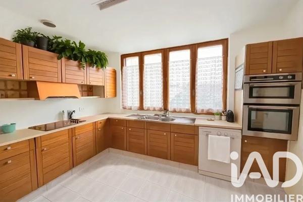 Maison à vendre 10 pièces 137 m² La Roche-sur-Yon