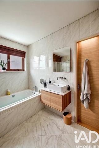 Maison à vendre 10 pièces 137 m² La Roche-sur-Yon