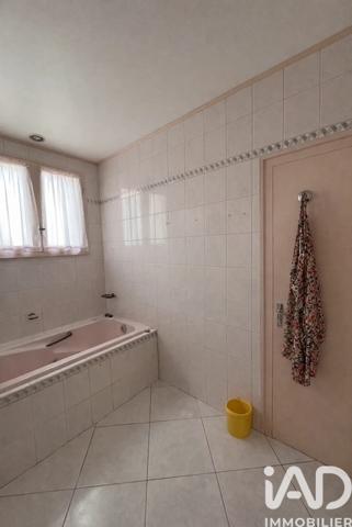 Maison à vendre 10 pièces 137 m² La Roche-sur-Yon