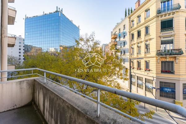 Grand T4 à rénover, proche métro – Villeurbanne Charpennes