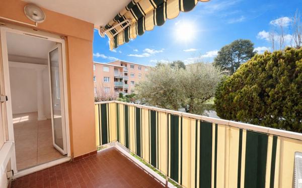 Appartement à vendre    3 pièces • 74,32 m2 Le Cannet