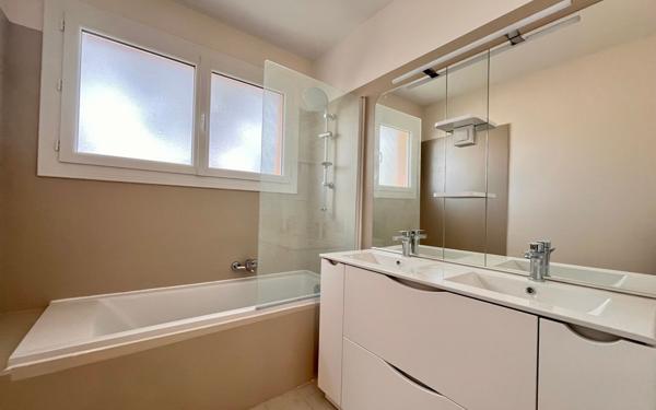 Appartement à vendre    3 pièces • 74,32 m2 Le Cannet