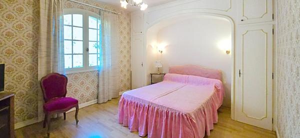 Maison traditionnelle de plain pied, sur sous-sol complet, terrain de 5061 m²