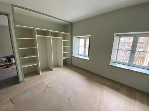 Location - Appartement Cluny 71250 2 pièces 50 m 2