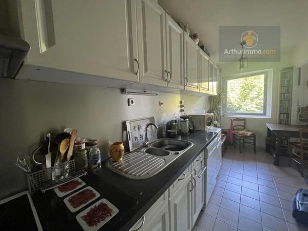 Vente                                                      Appartement
                        
                     3 pièces                      65 m2                     à Élancourt