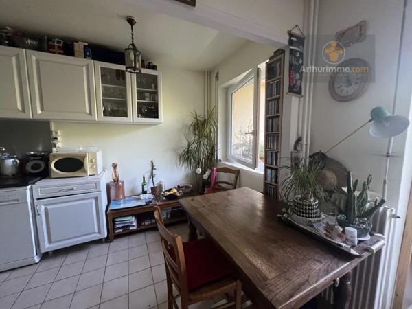 Vente                                                      Appartement
                        
                     3 pièces                      65 m2                     à Élancourt
