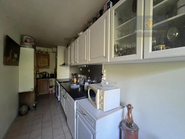 Vente                                                      Appartement
                        
                     3 pièces                      65 m2                     à Élancourt