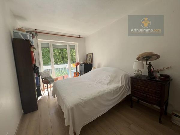 Vente                                                      Appartement
                        
                     3 pièces                      65 m2                     à Élancourt