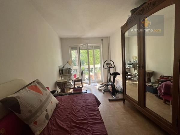 Vente                                                      Appartement
                        
                     3 pièces                      65 m2                     à Élancourt
