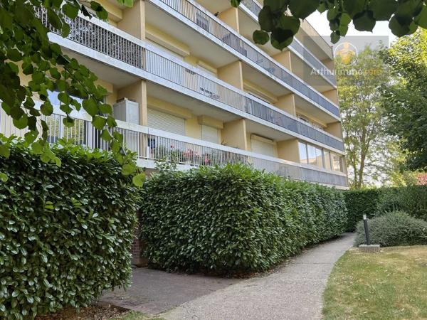 Vente                                                      Appartement
                        
                     3 pièces                      65 m2                     à Élancourt