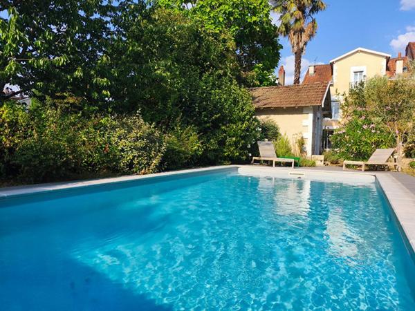 Maison début XXè, charme, jardin, piscine, centre ville de Périgueux à pied