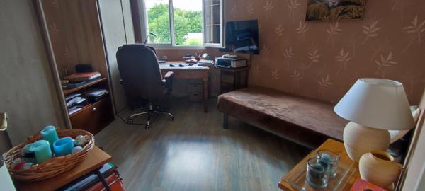 La Loye 6 pièce(s) 140 m2 , plain-pied, terrain de 3940 m² , piscine, sauna...