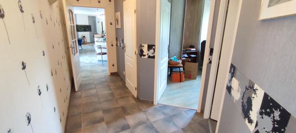 La Loye 6 pièce(s) 140 m2 , plain-pied, terrain de 3940 m² , piscine, sauna...