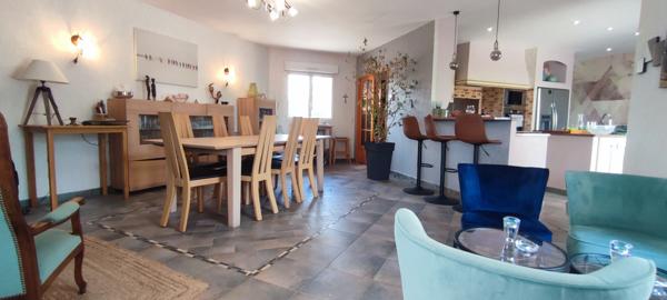 La Loye 6 pièce(s) 140 m2 , plain-pied, terrain de 3940 m² , piscine, sauna...