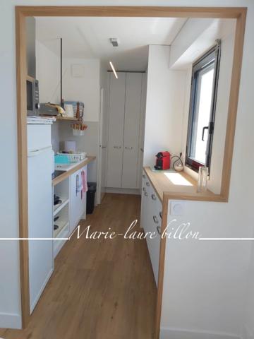 Appartement à vendre 3 pièces SAINT GILLES CROIX DE VIE (85), appartement 2 chambres avec vue rivière, une cave et un garage