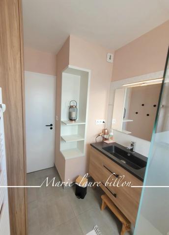 Appartement à vendre 3 pièces SAINT GILLES CROIX DE VIE (85), appartement 2 chambres avec vue rivière, une cave et un garage