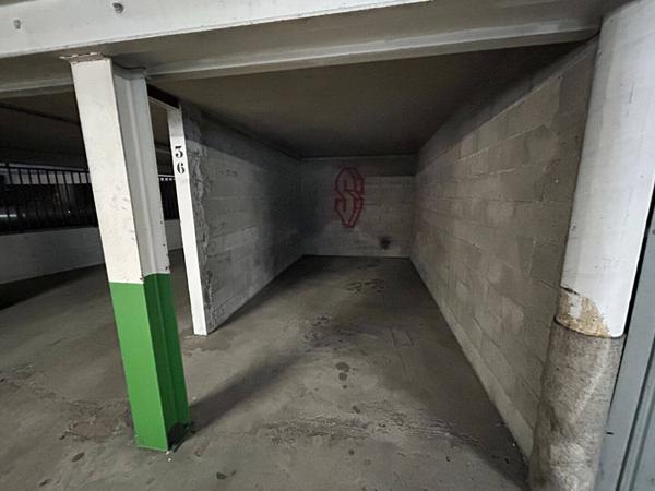 Parking 10 m² LYON