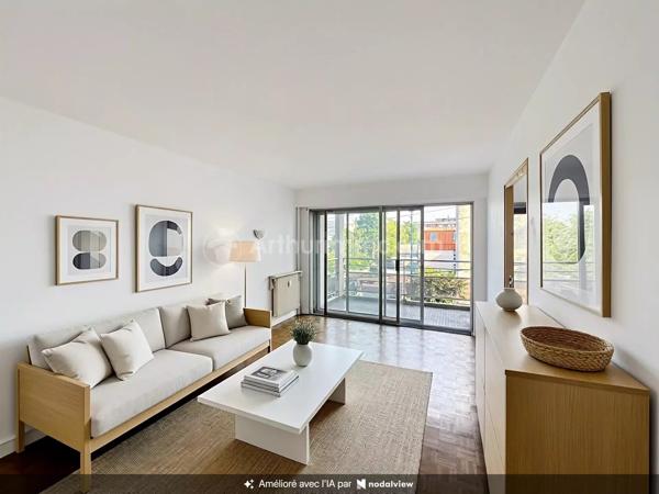 Vente                                                      Appartement
                        
                     4 pièces                      81 m2                     à Clermont-Ferrand