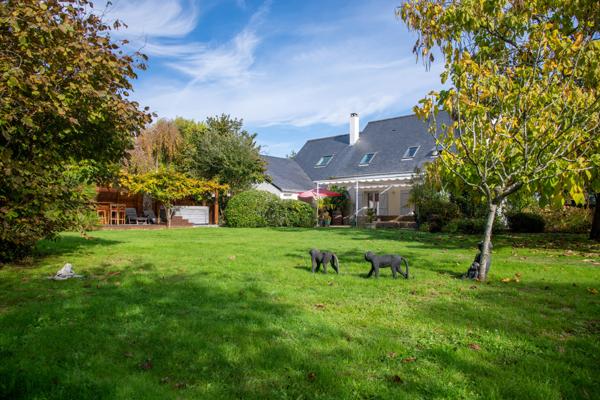 Maison parfait état, beau parc, Domaine privé Saint Denac.