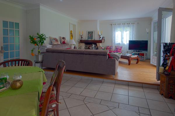 Maison parfait état, beau parc, Domaine privé Saint Denac.