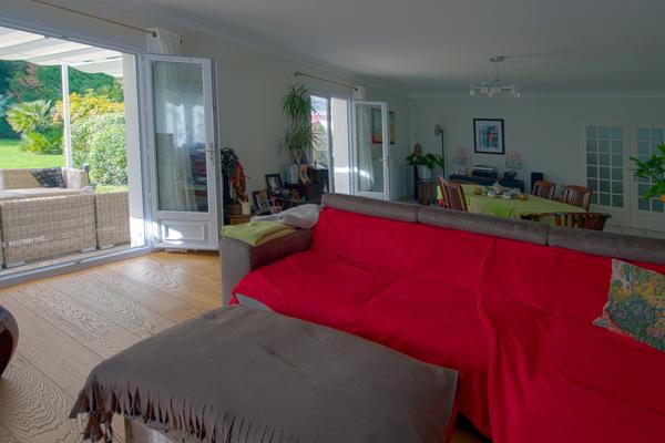 Maison parfait état, beau parc, Domaine privé Saint Denac.