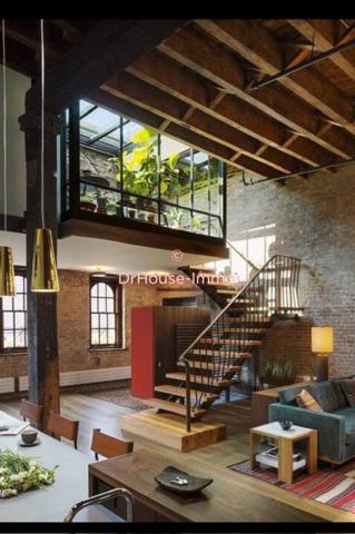 Bien immobilier à vendre 8 pièces de 350 m²