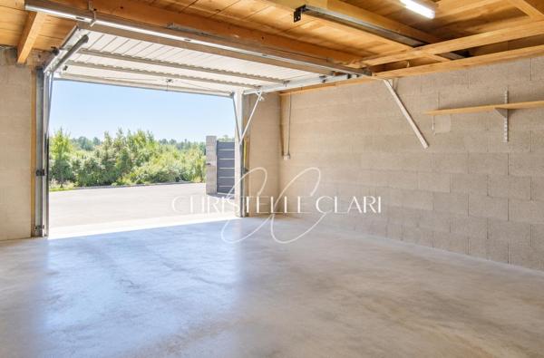 Maison de plain pied située en quartier résidentiel