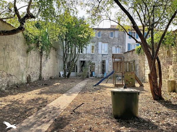 Immeuble 213 000 € Marennes 285 m² DPE