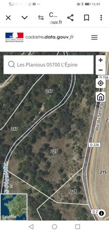 Superbe terrain agricole avec ruisseau !