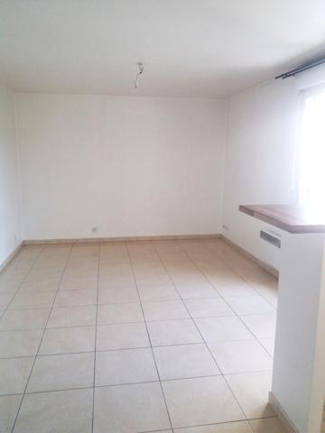 Magnifique appartement type F2 d'une superficie de 43,82m² avec Balcon et cave, idéalement situé à LUZARCHES