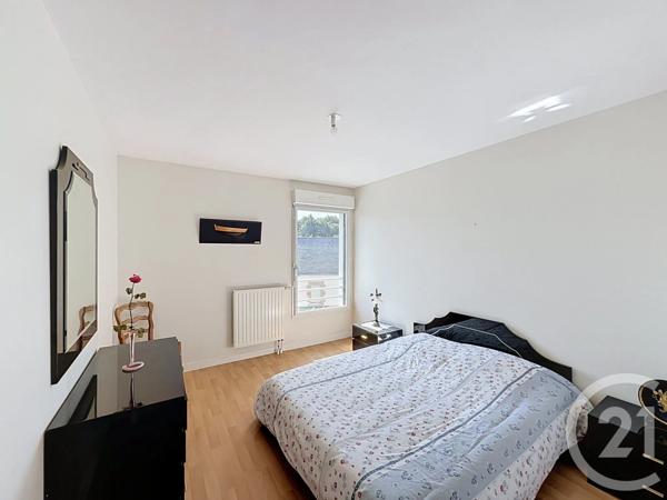 Appartement T4 à vendre  4 pièces - 96,98 m 2   LANNION  - 22