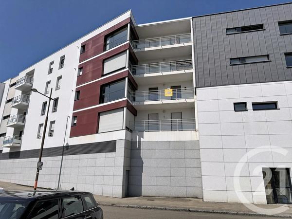Appartement T4 à vendre  4 pièces - 96,98 m 2   LANNION  - 22