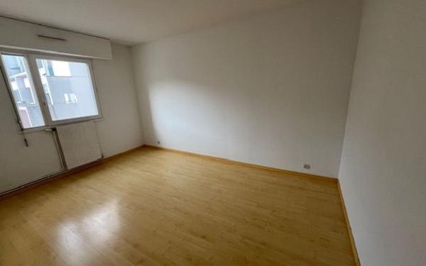 Appartement à vendre    2 pièces • 52 m2 Noisy-le-Grand