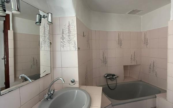 Maison à vendre    3 pièces •  Joyeuse