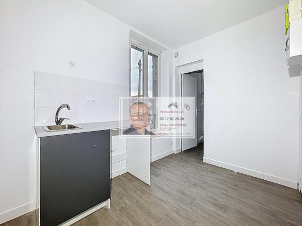 STUDIO À 150 m GARE GAGNY RER E