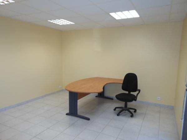Loue Montrevel local commercial activité de bureau ou libéral