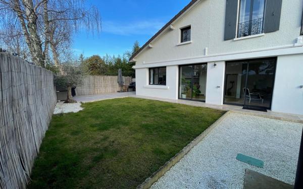 Maison à vendre    4 pièces • 101,40 m2 La Varenne - Saint-Maur-des-Fossés